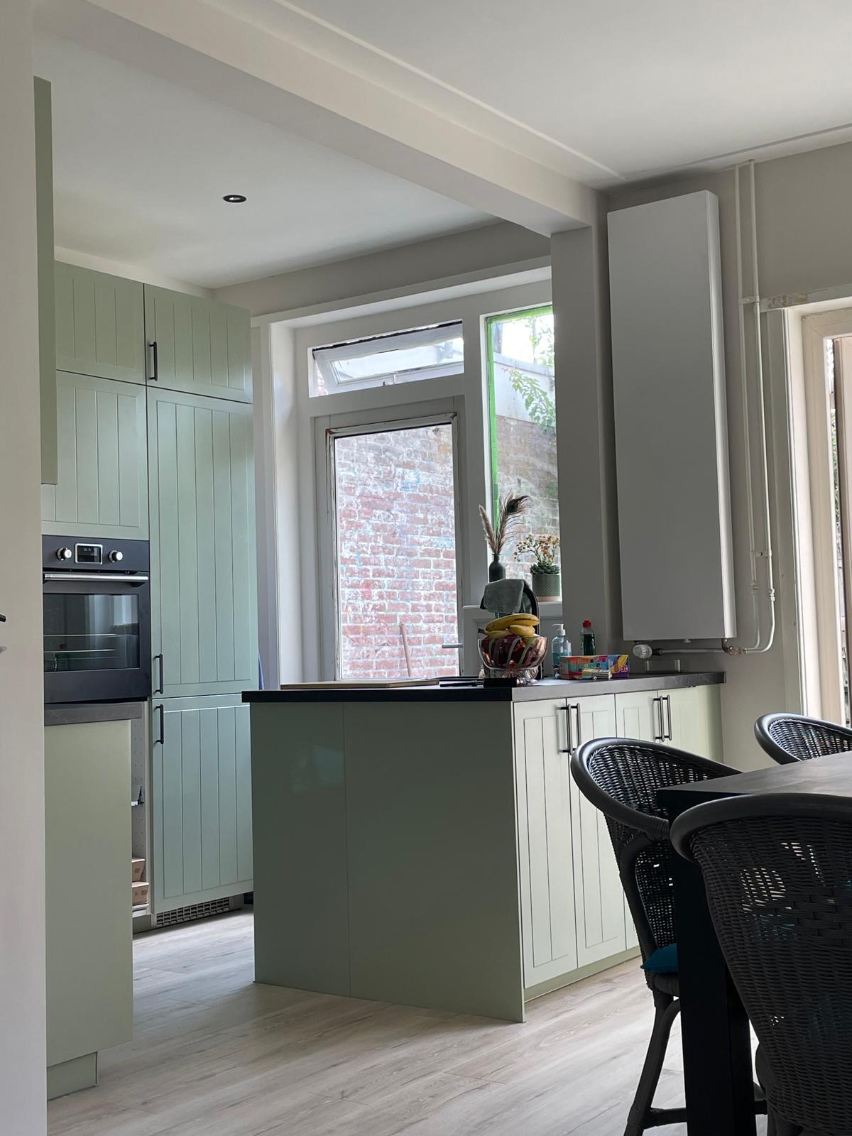 Badkamer & keuken renovatie – afgewerkte moderne keuken